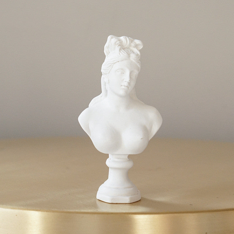 Mini Plaster & Resin Statue – Decorative Sketch Art Sculpture