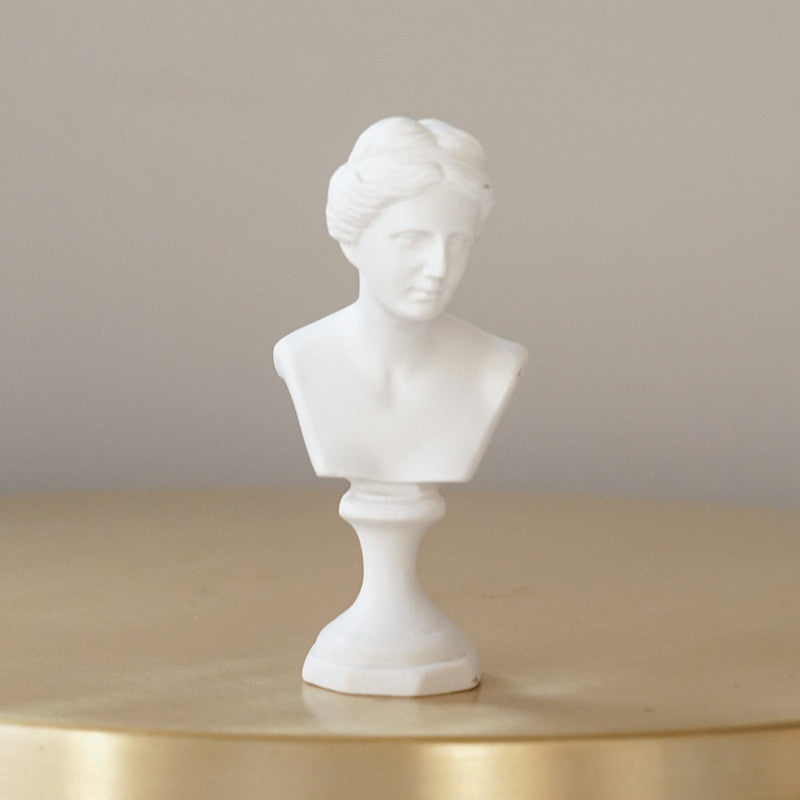 Mini Plaster & Resin Statue – Decorative Sketch Art Sculpture