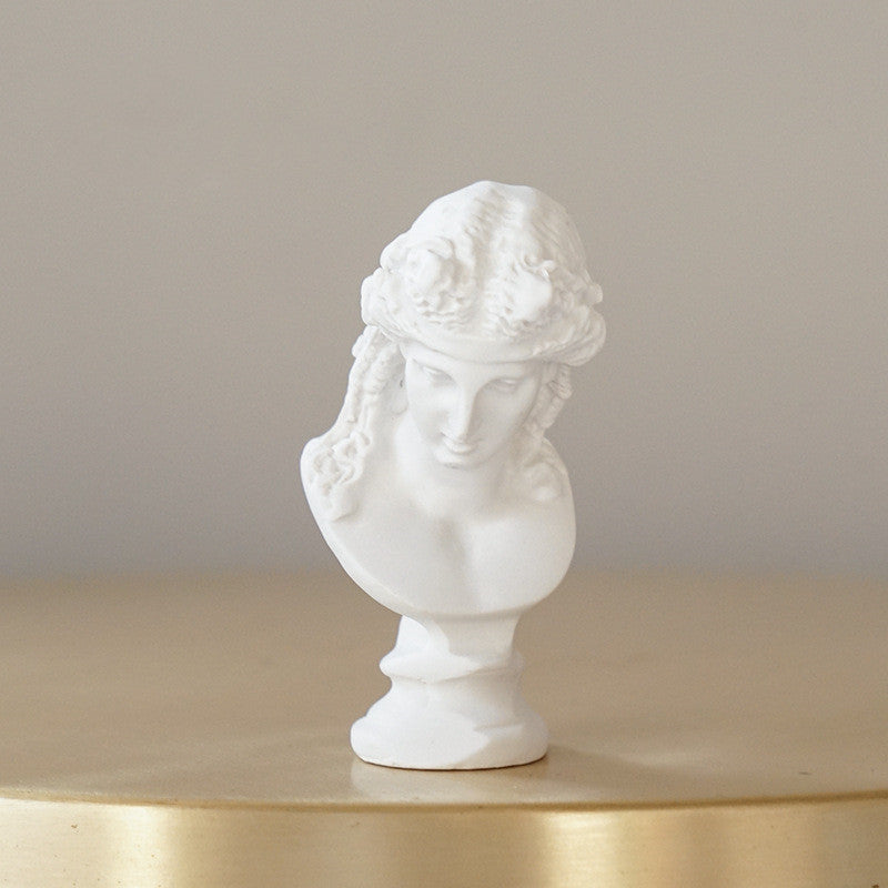 Mini Plaster & Resin Statue – Decorative Sketch Art Sculpture
