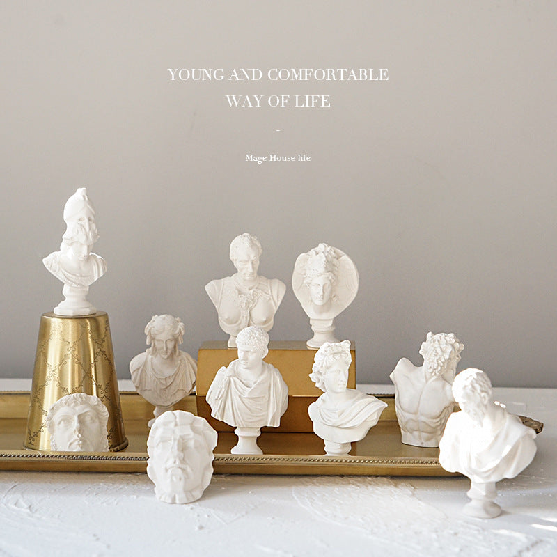 Mini Plaster & Resin Statue – Decorative Sketch Art Sculpture