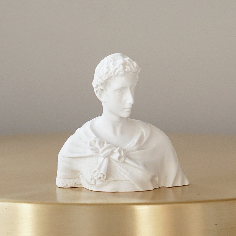 Mini Plaster & Resin Statue – Decorative Sketch Art Sculpture